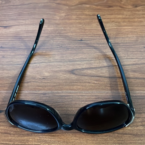 Chloe’ Women’s Black Sunglasses - Picture 5 of 8